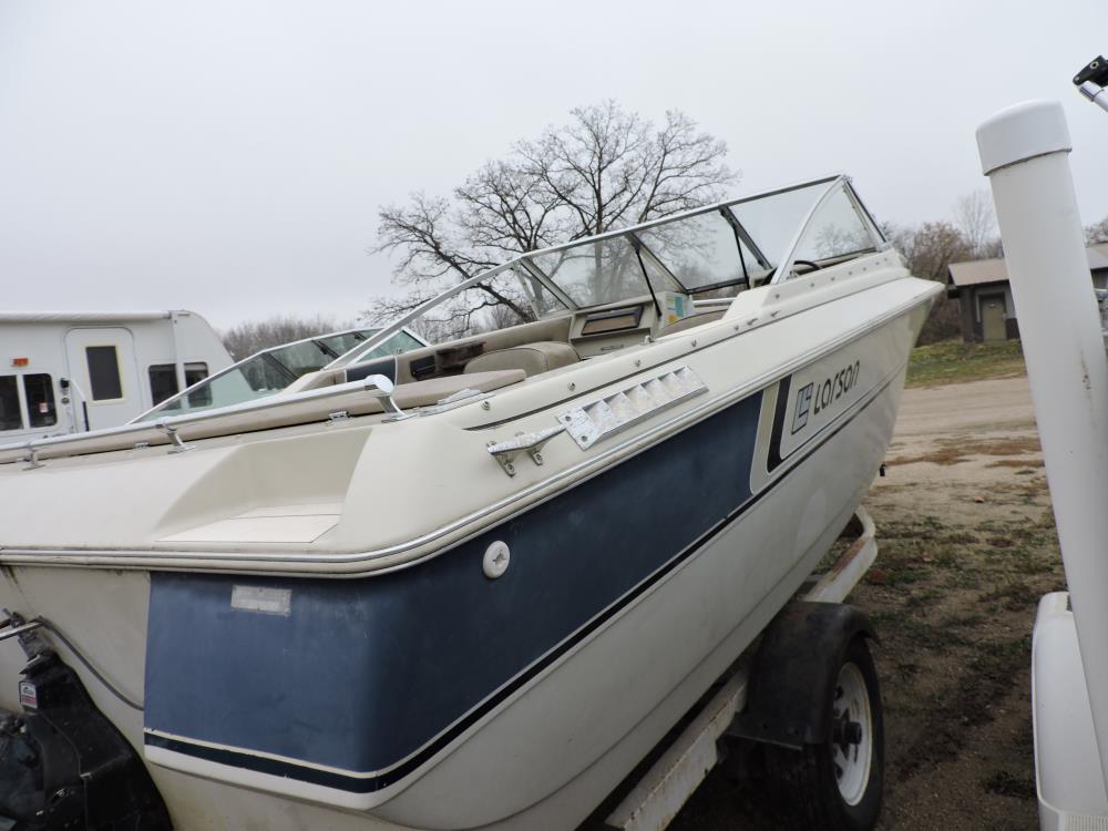 1984 Larson Boat 5500